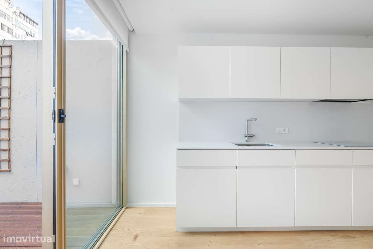 Apartamento T1 + 1 com vista, Campo Pequeno, Lisboa-12