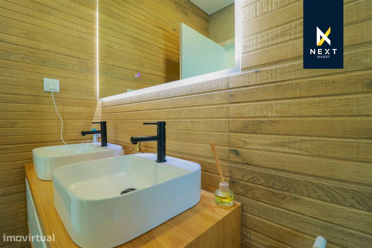 Moradia Geminada T4 com Piscina – Viseu-53
