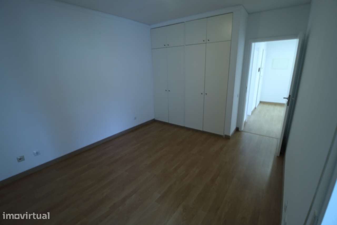 Arrenda-se apartamento T1 no Parque Colombo – Carnide - Grande imagem: 5/24