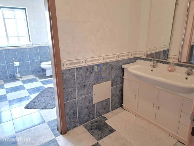 Moradia T5 isolada com piscina em  A-dos-Negros, Óbidos-14