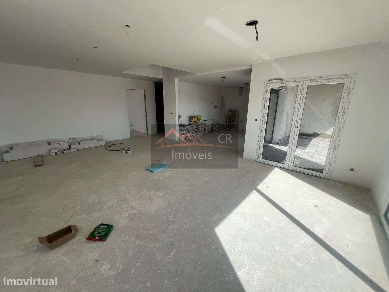 Vendo Moradia Isolada V4 com Piscina - Vale de Milhaços - Grande imagem: 3/33