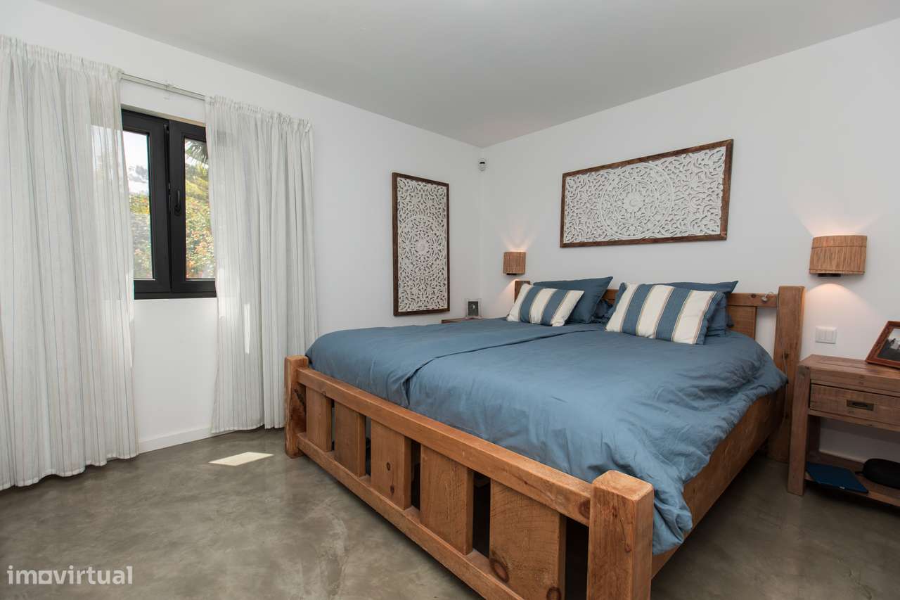 Moradia isolada terreno de 811m2 piscina jardim Sesimbra-23