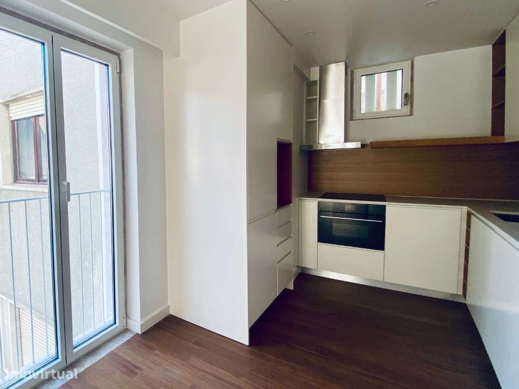 Apartamento T2, varanda, Anjos Lisboa-27