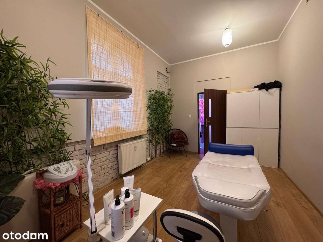 Dwa lokale usługowe z witrynami w centrum Poznania 207,96m² / Długa 14-7