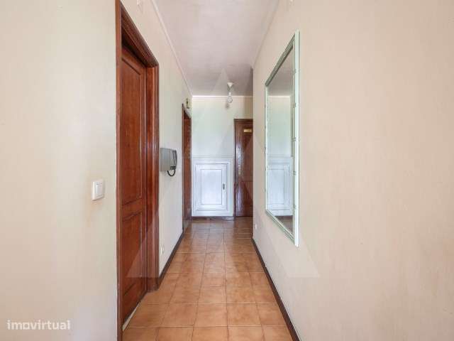 Apartamento T1+1 com arrumos e lugar de garagem em Mafamude!-21