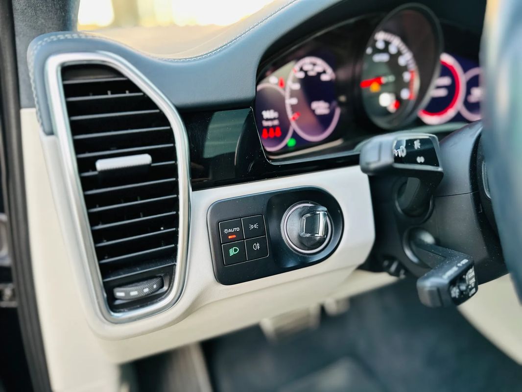 Porsche Cayenne Coupe GTS Tiptronic S - 22