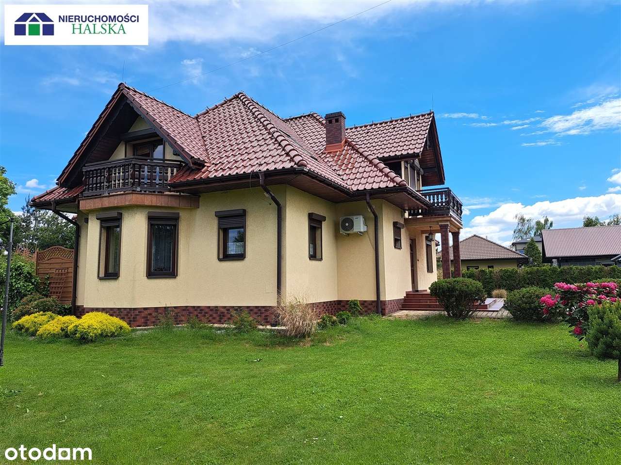 Dom na sprzedaż w mieście z dużą działką-2