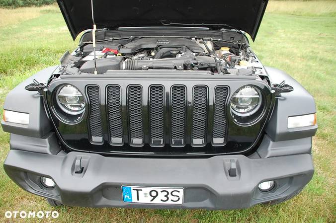 Jeep Wrangler - 27