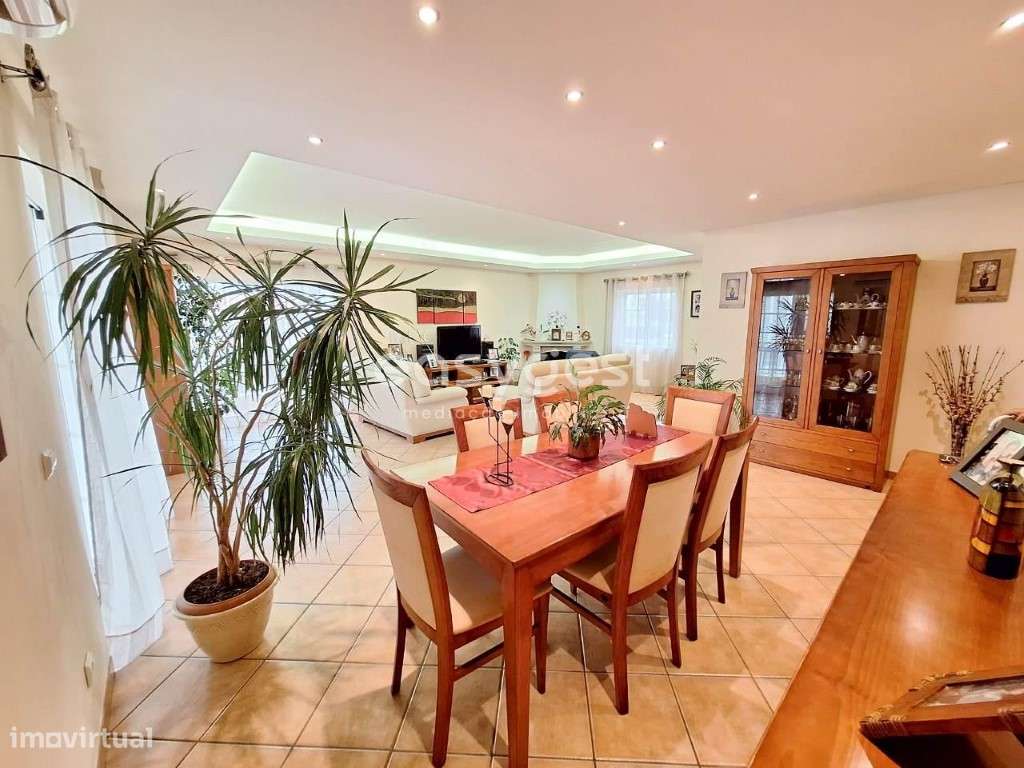 Fantástica Moradia T3 + Apartamento T2 com piscina com 1.250 m2 - Grande imagem: 5/23