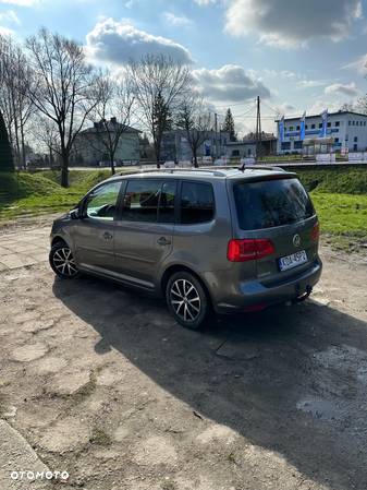 Volkswagen Touran - 6