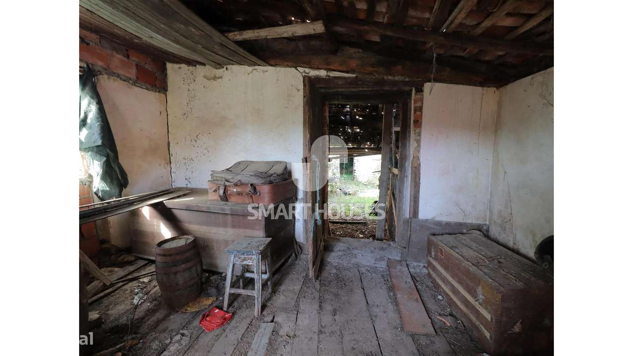 Moradia Vale S. Martinho p/ reabilitar - Grande imagem: 5/20