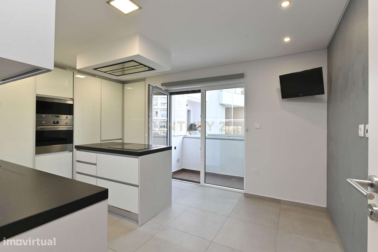 Apartamento T3 de Luxo com Box para 2 Carros — Quinta das Marianas, Pa-6