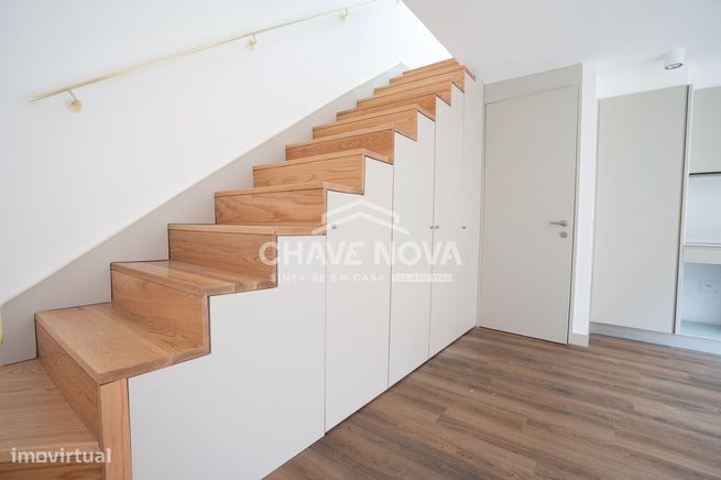 Moradia Geminada T1 C/ Jardim em Bonjardim, Porto-4