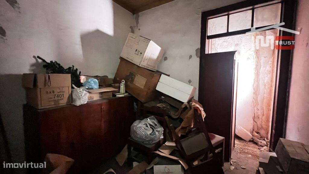 Prédio Habitacional Rés-do-Chão e 1º andar no Centro do Montijo - P...-26