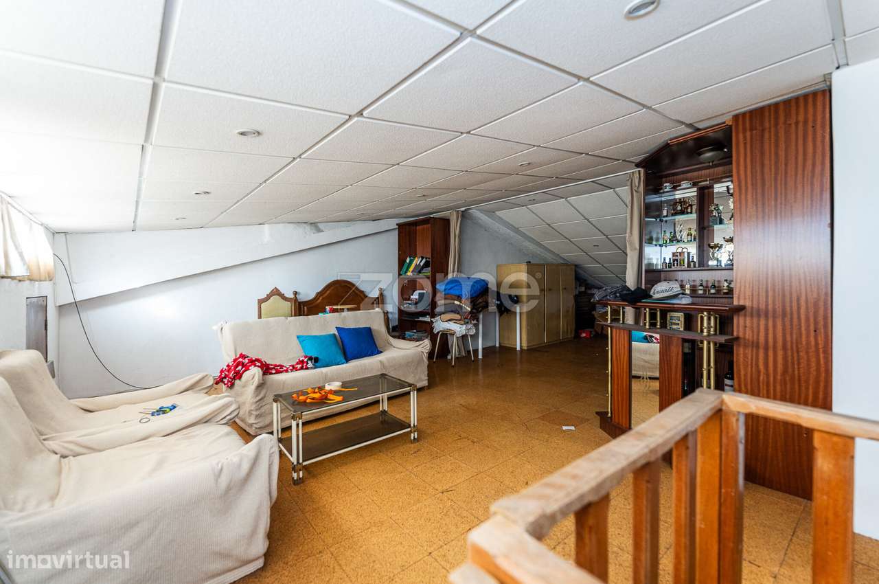 Apartamento T3 em Ermesinde com garagem Box-29