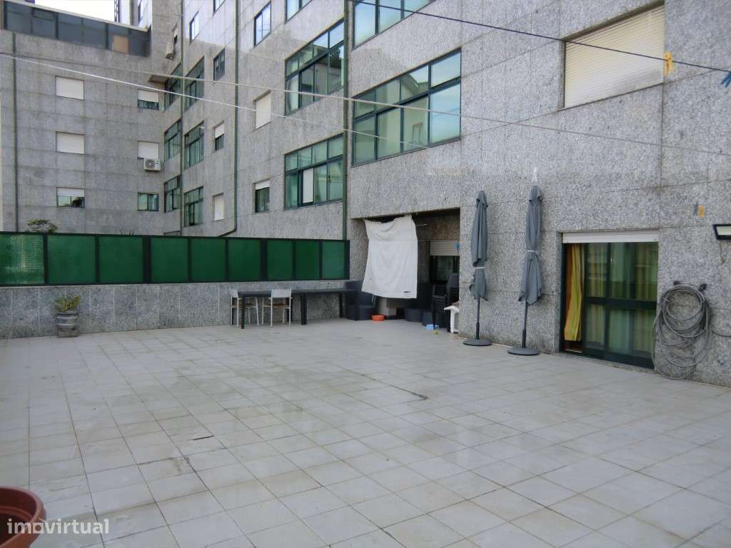 Apartamento T 3 c terraço,São João Madeira,centro-13