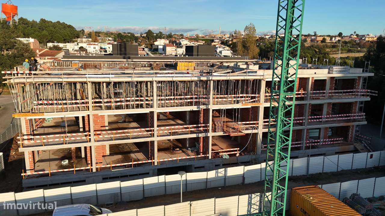Apartamento T2 Em construção na Madalena-12