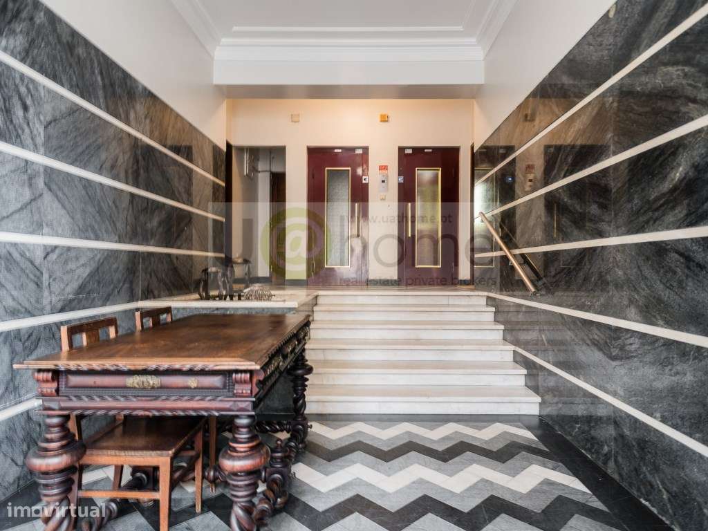 Apartamento T4+ 1 na Lapa-42