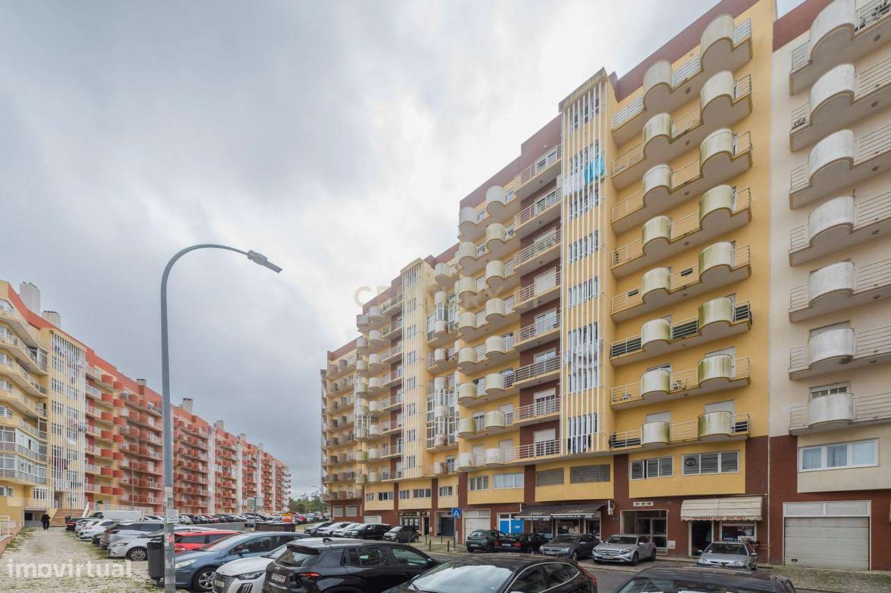 Excelente apartamento T2 com parqueamento em Rio de Mouro-37