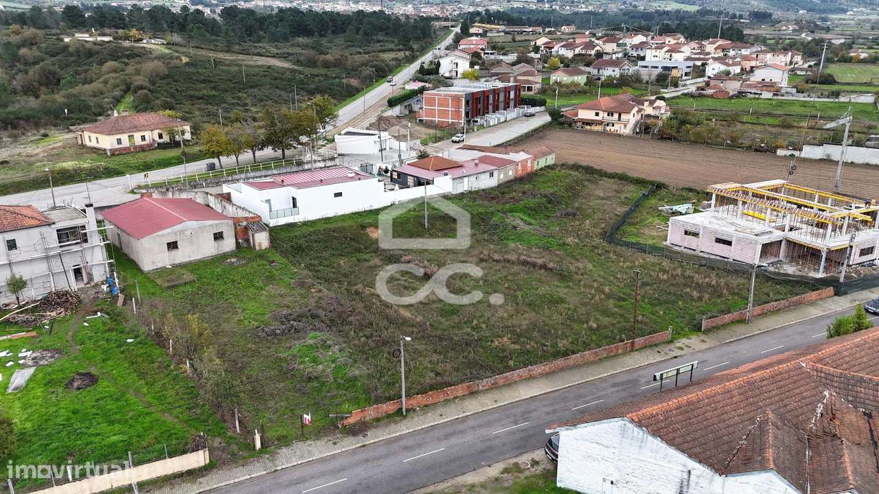 Terreno para construção  com 2400m2 na periferia da cidade com duas en - Grande imagem: 5/13