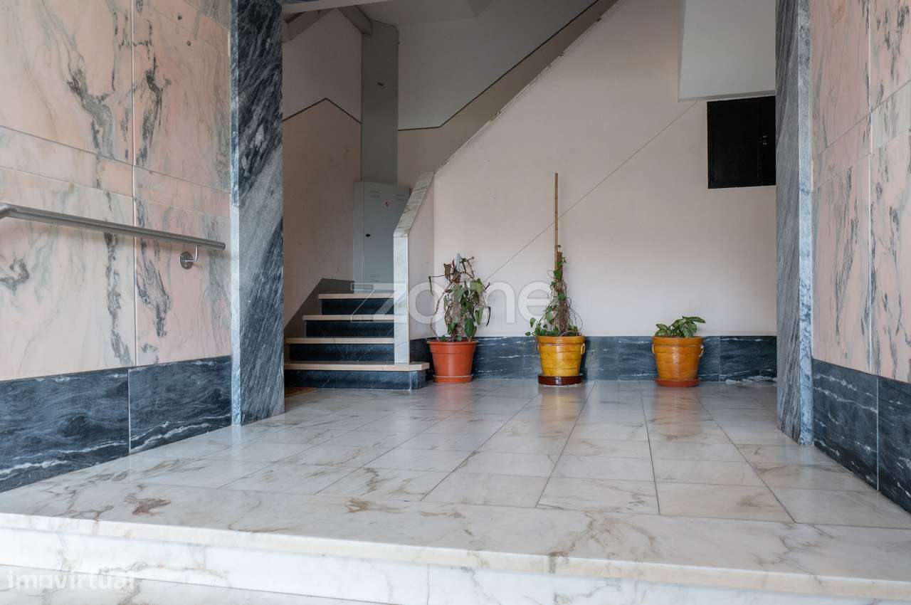 Apartamento T2 à venda em Queluz-11