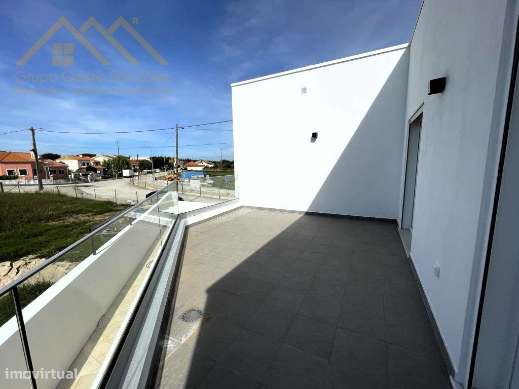 Moradia Bifamiliar ' NOVO'-20