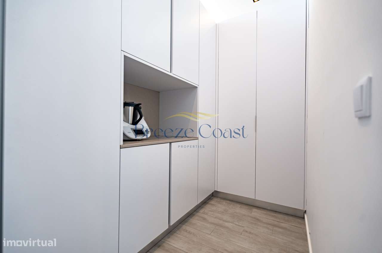 Moradia T4 Contemporânea com Piscina e Vista Desafogada-27