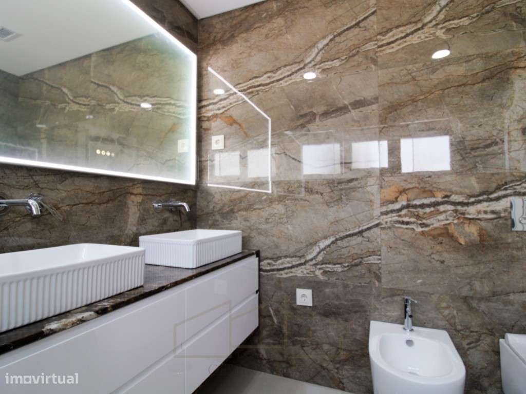 Moradia Isolada T4 - inserida em lote 420m2 - Aldeias de Irmaos - A...-40