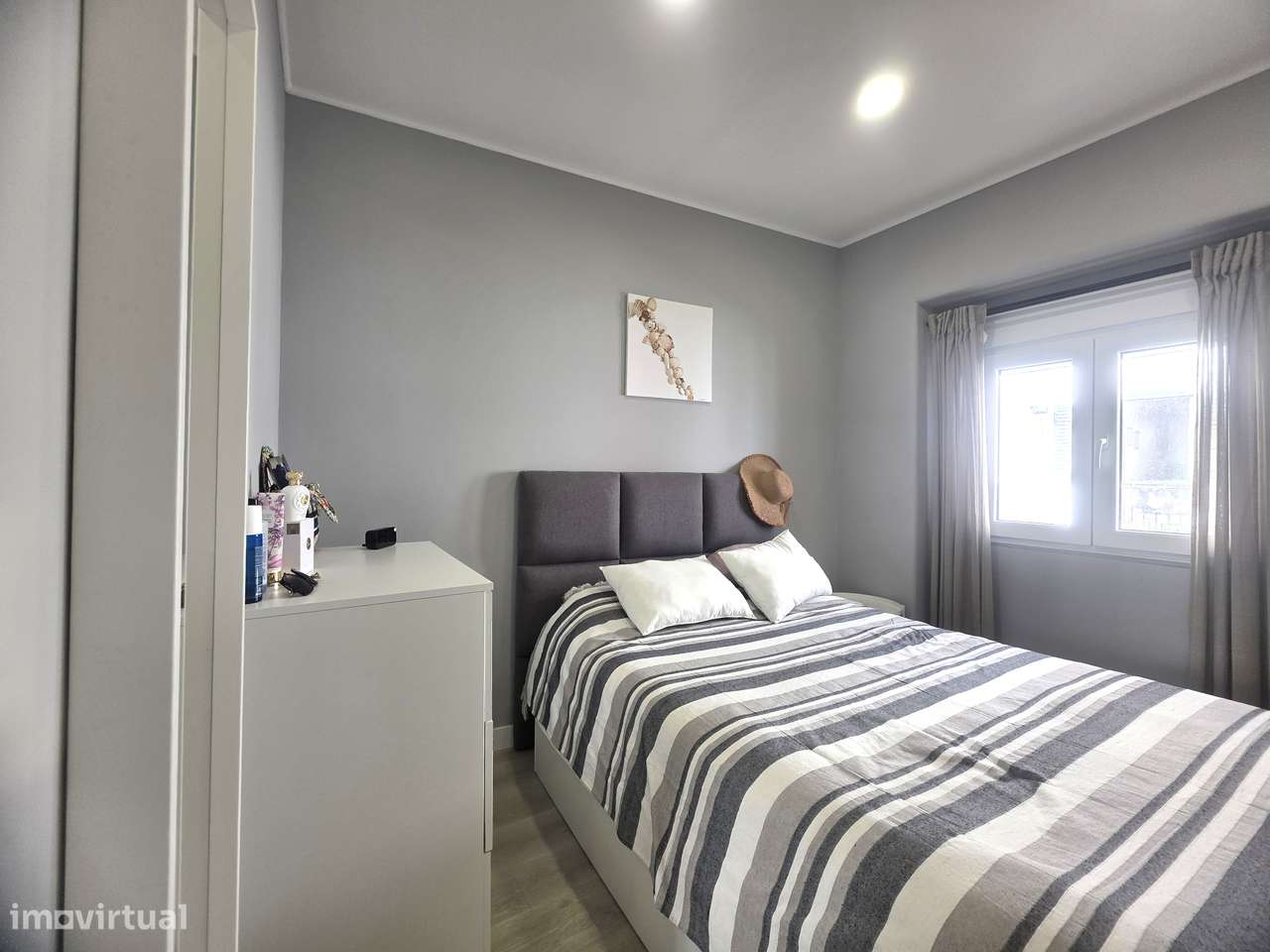 Apartamento T2 Duplex Recuperado - A 70m da Praia do Ouro-15