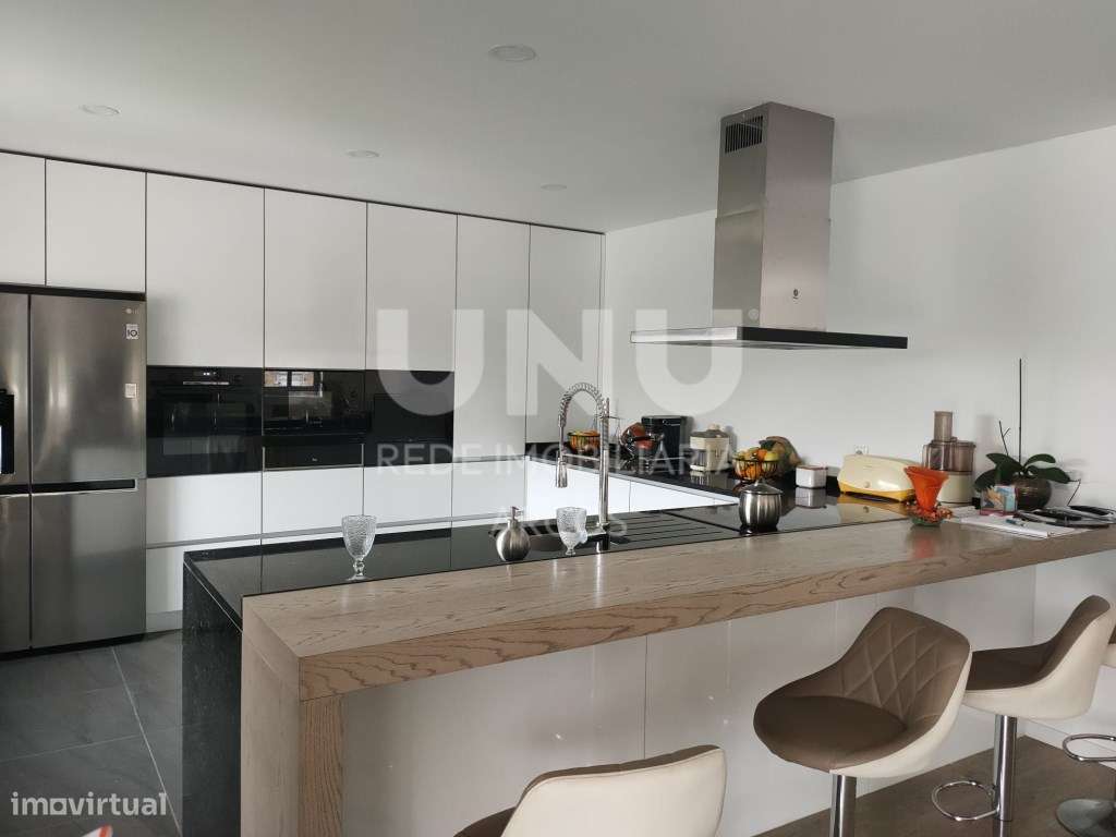 Moradia V3 com terreno em Rio Frio - Grande imagem: 4/10