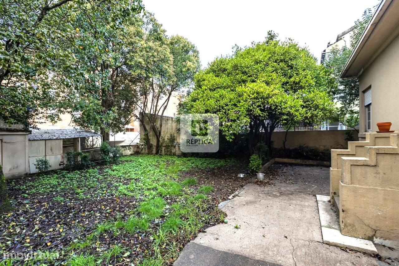 Moradia T5 Jardim 1000m2 | 3 lug Garagem | 4 Frentes - Padrão da Légua - Grande imagem: 4/26