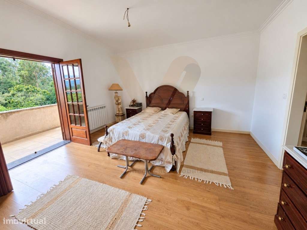 Moradia T4 c/ Jardim | Rebordões Santa Maria - Ponte de Lima-21