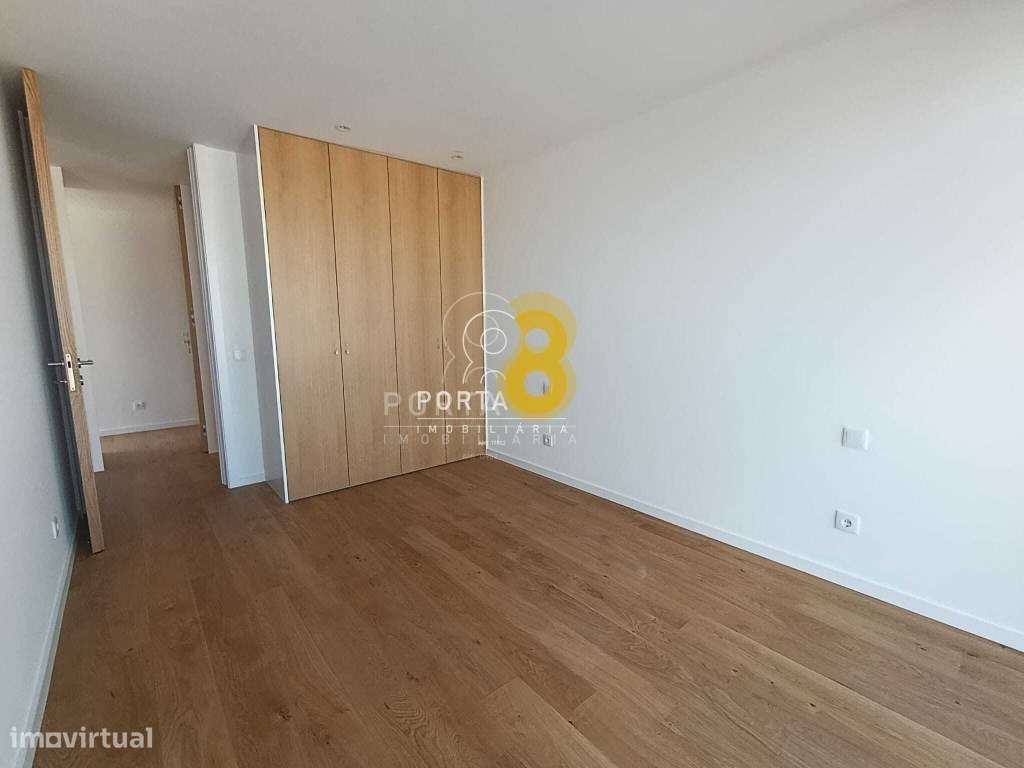 Apartamento T4 recuado com terraço em Matosinhos Sul-15