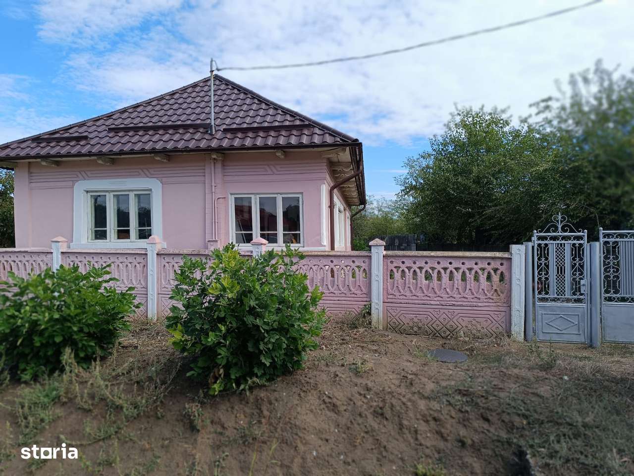 Doua case,respectiv 66 si 30mp,Mischii,utilitati la poarta,3750 mp - Imagine principală: 1/2