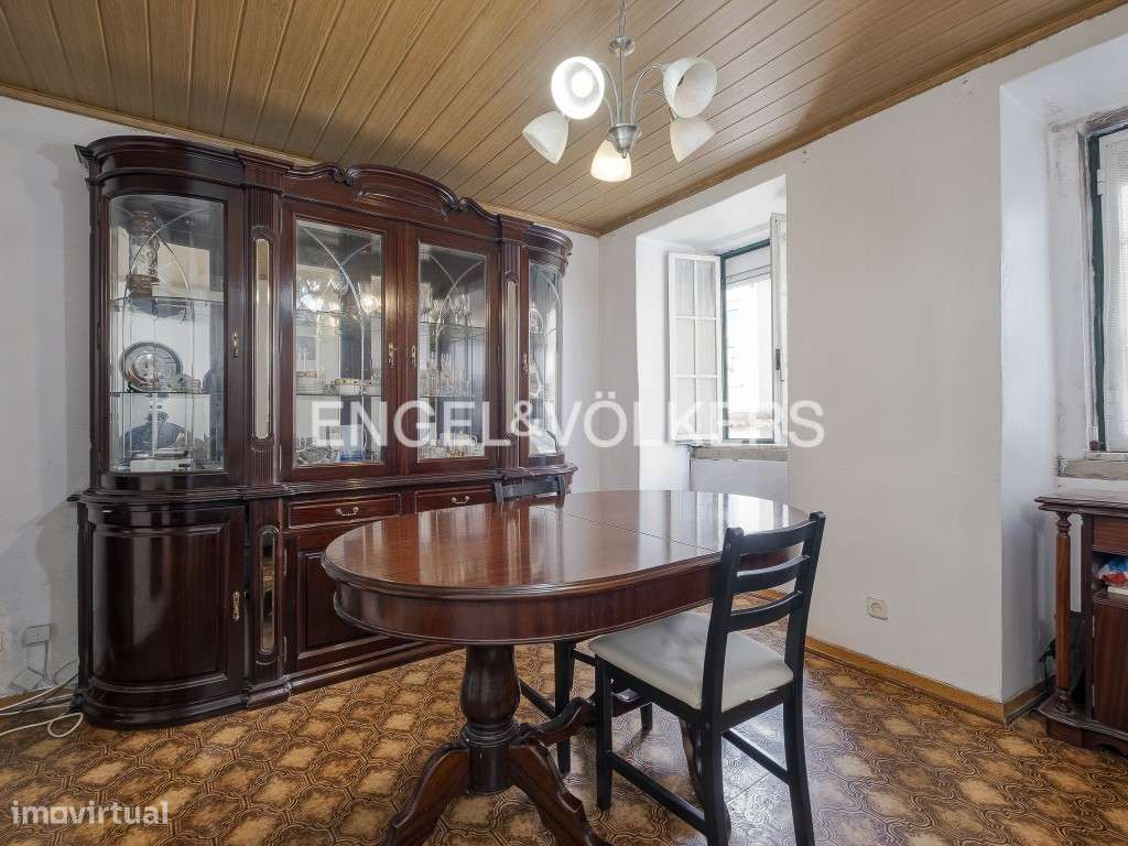 Charmoso T1 para remodelação, no icónico bairro de Alfama - Grande imagem: 2/27