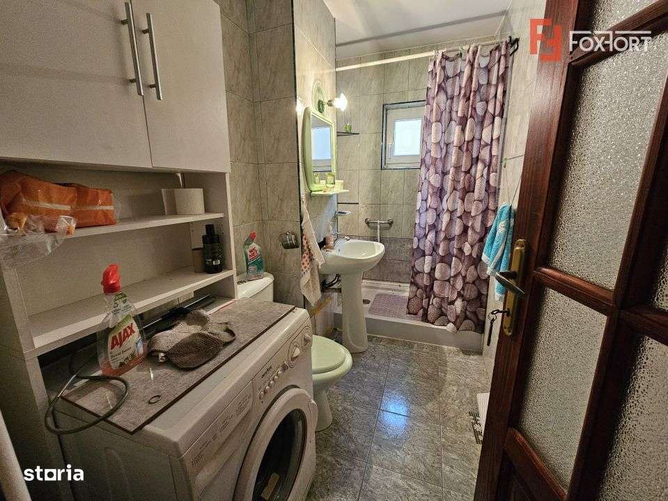 Apartament cu 3 camere, decomandat cu vedere pe 3 parti - zona Miorita-6