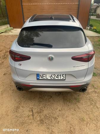 Alfa Romeo Stelvio 2.0 Turbo 16V AT8-Q4 Ti - 13