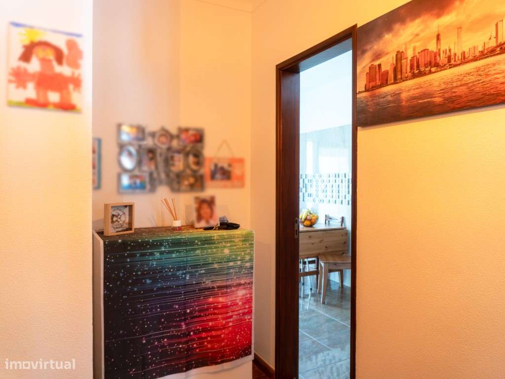 Moradia de rés do chão e 1º andar com Garagem-17