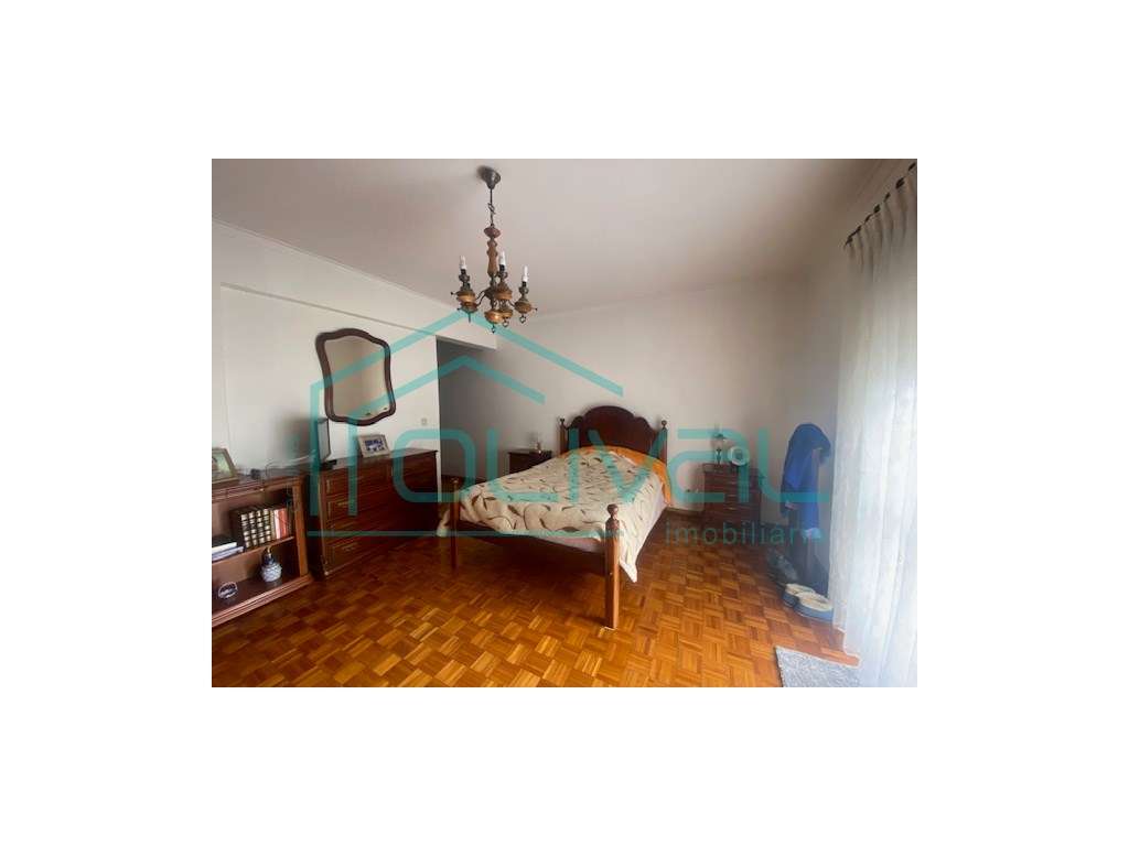 Apartamento T3 à venda em Alverca-13