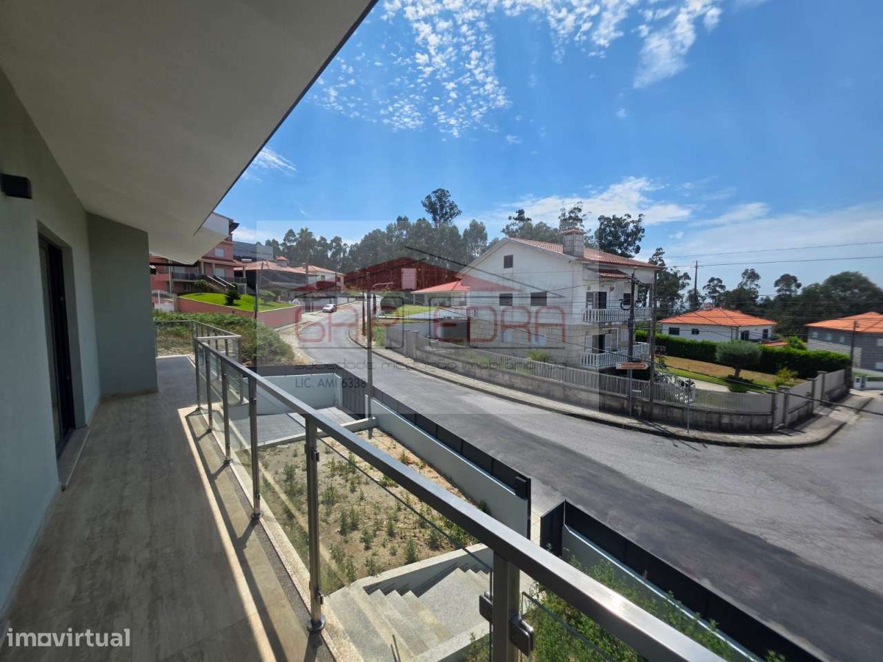 Moradia 4 frentes nova  com 840 m2 terreno em Felgueiras-18