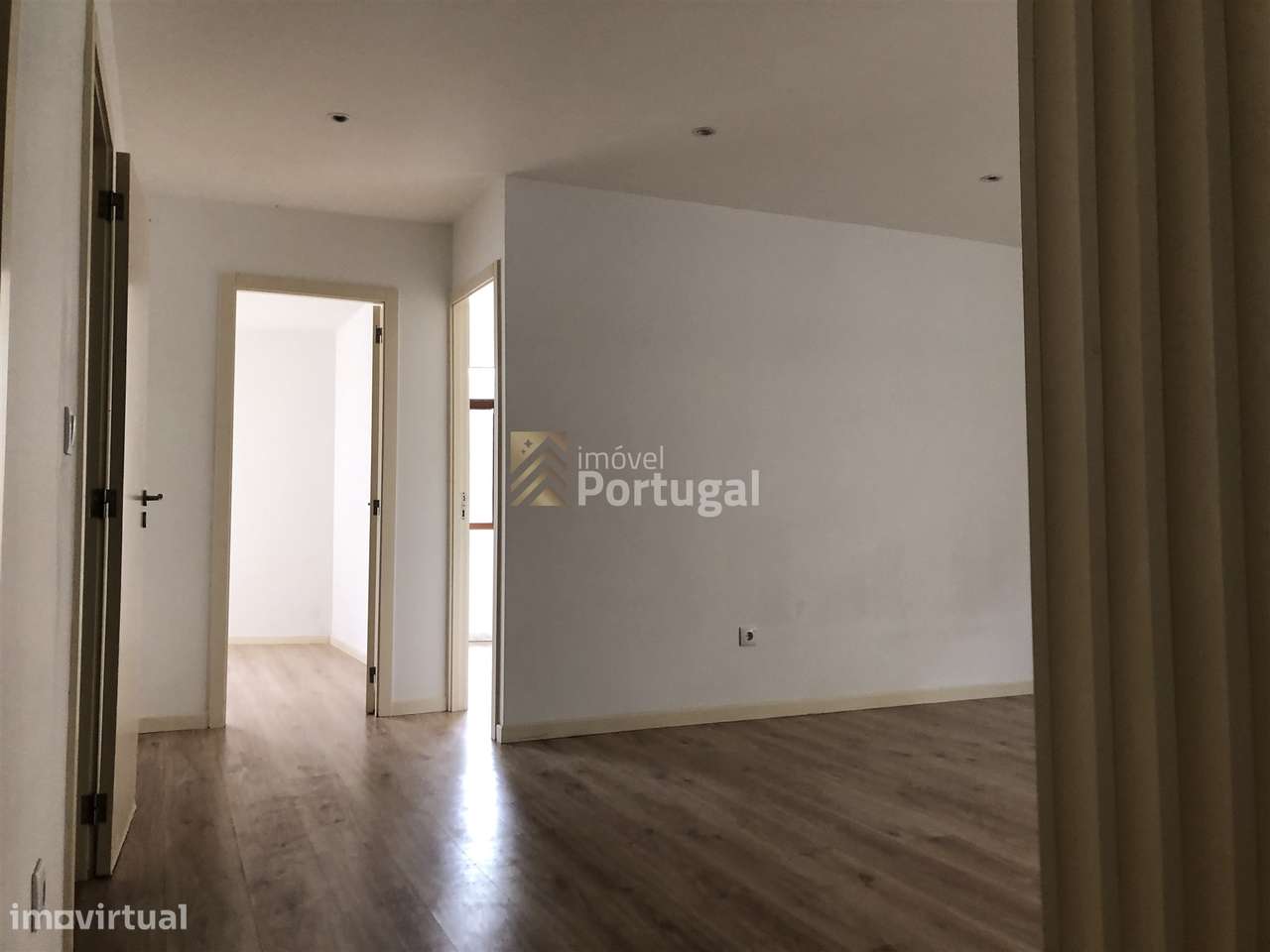 Arrenda Apartamento T2 remodelado, equipado e com garagem - Grande imagem: 4/19