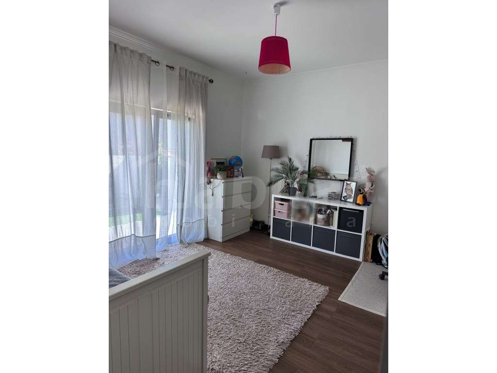 Moradia isolada em lote de 1.000 m² | Duas construções independente...-9