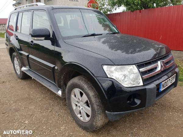 bara fata spate armatura grila capota trager calandru haion portbagaj aripa stop far stanga dreapta Mitsubishi Pajero 4 motor 3.2Di-D cod 4m41 160CP dezmembrez dezmembrari piese SHOGUN pinin - 1