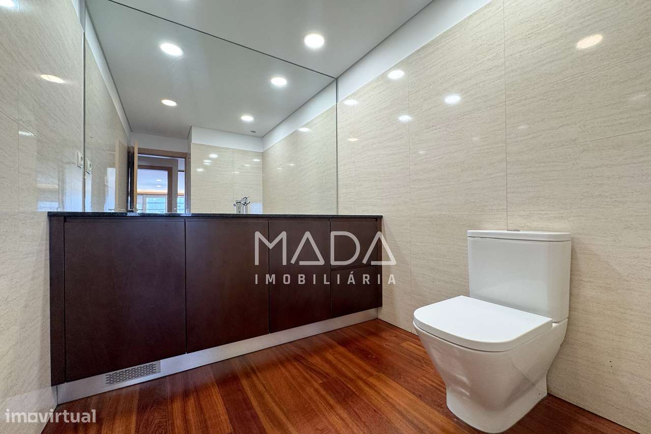 Apart. T4 duplex de luxo na zona da Exponor em Matosinhos, Porto-13