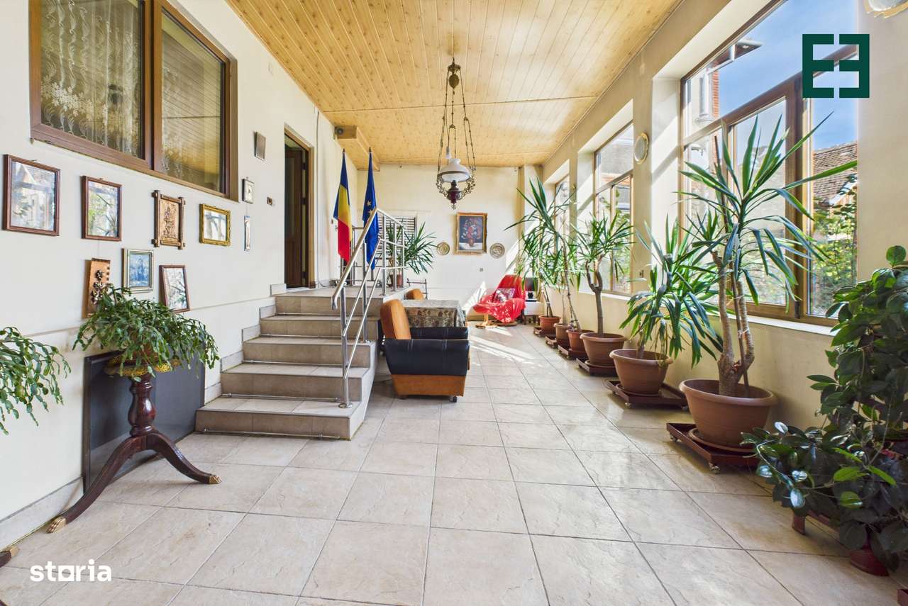 Casă cu 10 camere și 1437 mp teren în Ineu - Arad-9