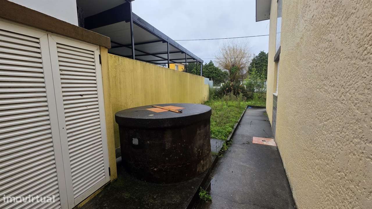 Moradia T3, de 4 frentes, em Arcozelo - Oportunidade Única!-7