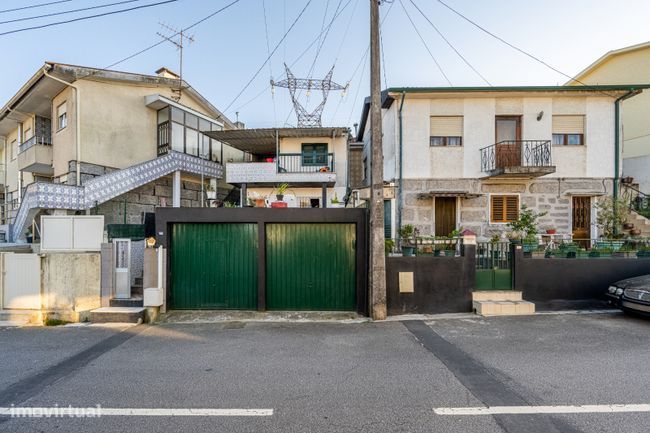 Quatro habitações para venda em Guimarães