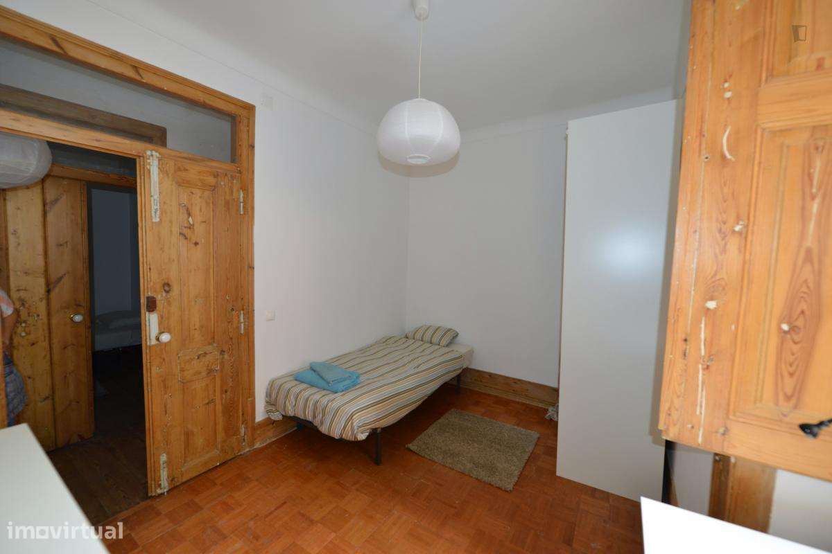 Quarto - localizado em Santa Apolónia Lisbon - Grande imagem: 4/10