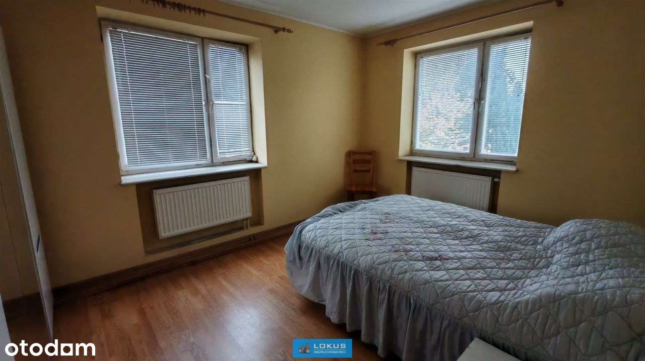 Dom 243 m2 z garażem i budynkami gospodarczymi-8