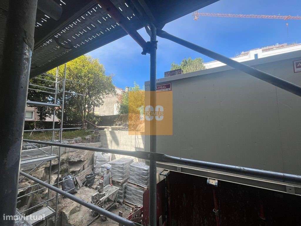 T0 novo com varanda - Fontinha Lux-19